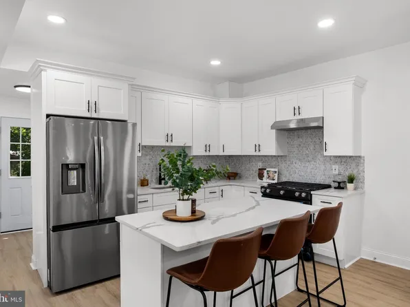 25 S Holly Ave, Maple Shade, NJ 08052