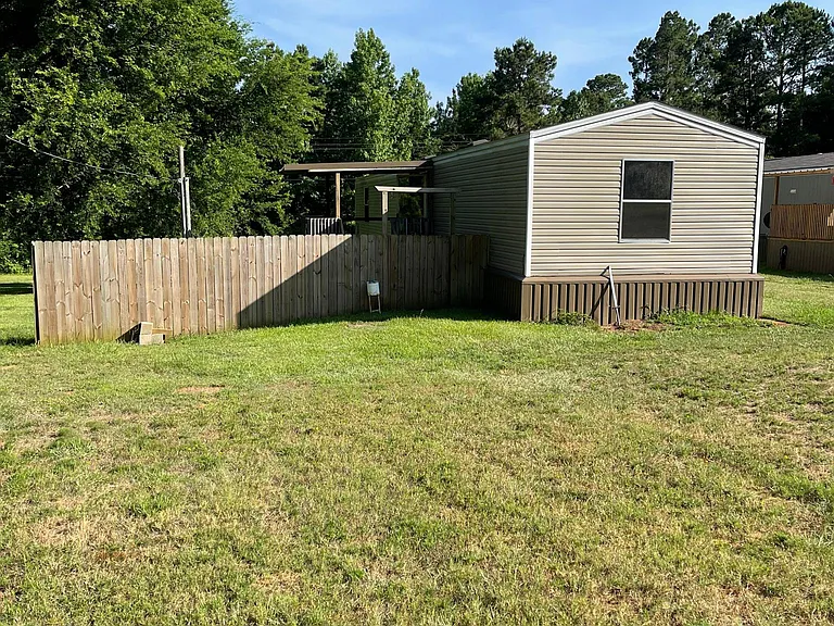 7334 E Highway 135 — Photo 24