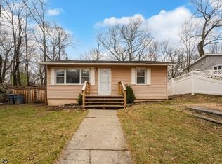 341 Dupont Ave, Hopatcong, NJ 07843