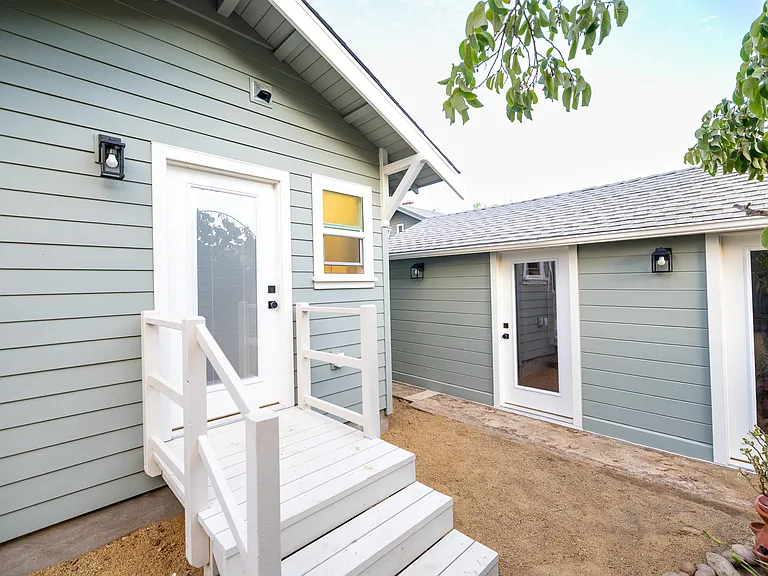 3712 Richmond St — Photo 3