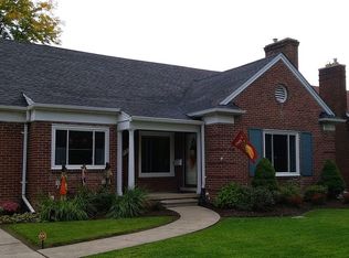 1336 Fairholme Rd, Grosse Pointe Woods, MI 48236