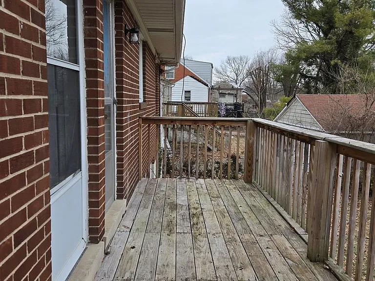 401 Springhill Dr — Photo 17