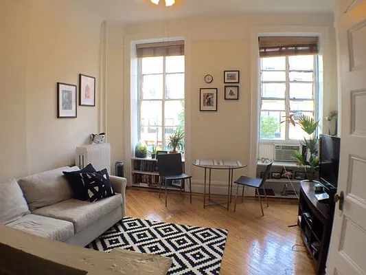 Rented by CG Realty | media 18