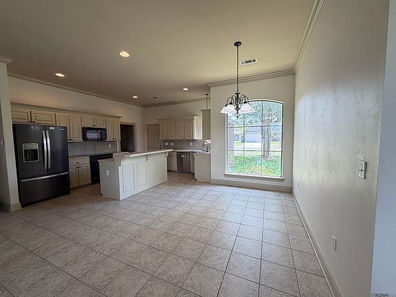 2nd image of 3244 Southlake Ave