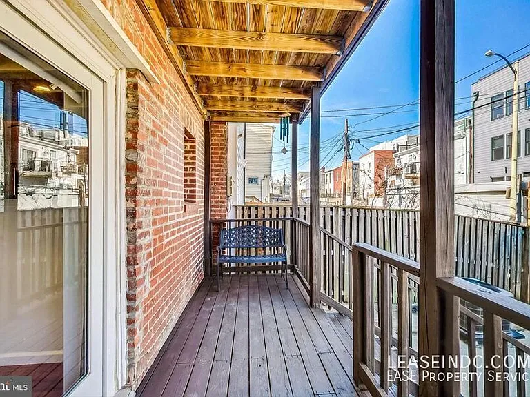 535 Gresham Pl NW — Photo 14