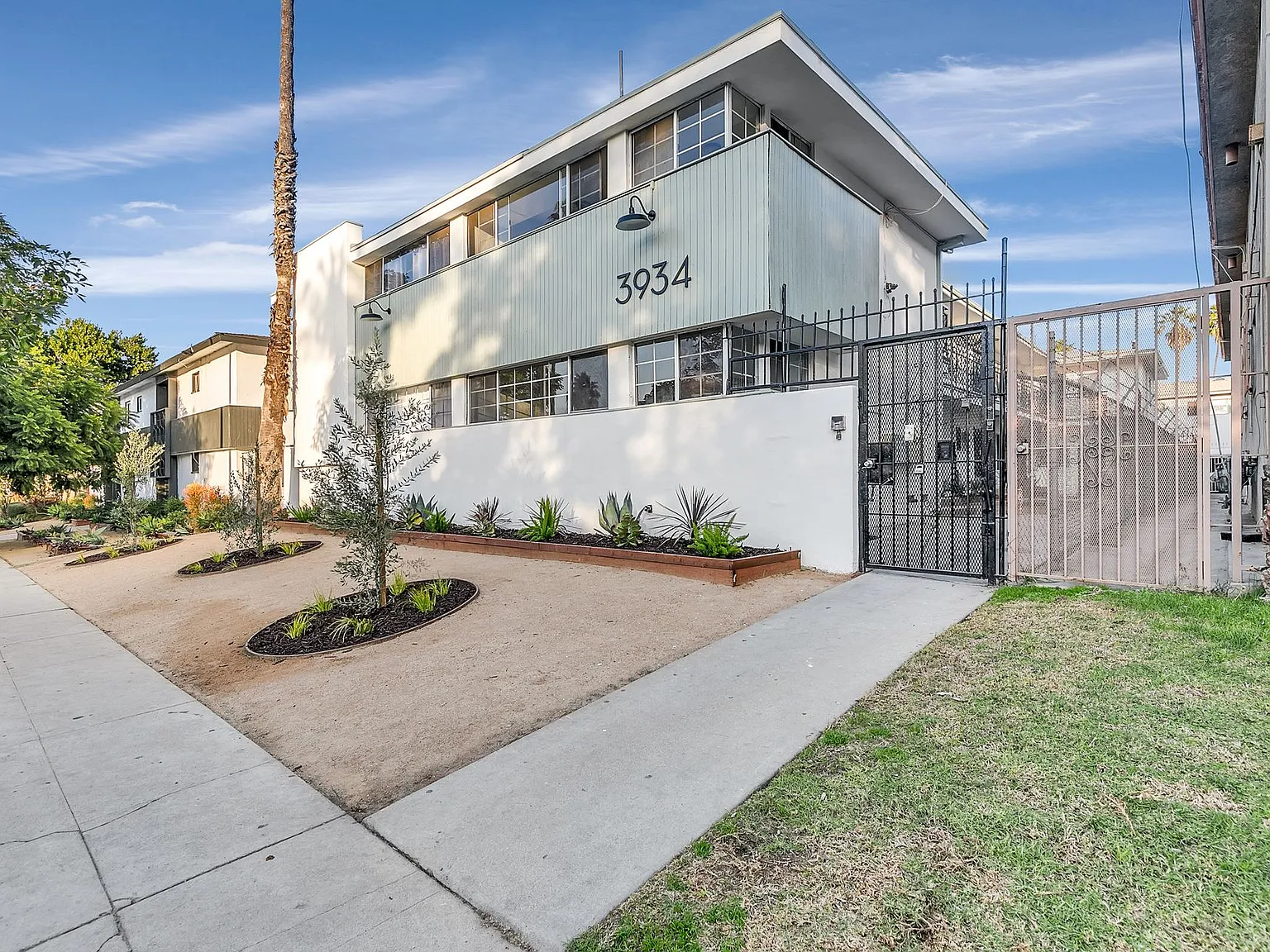 Stylish & Spacious 1-Bed 1-Bath Newly Remodeled, Prime Location — Photo 2
