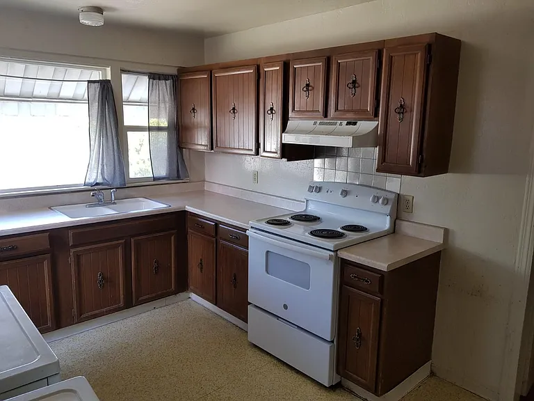 1119 Buena Vista Ave #1 — Photo 3