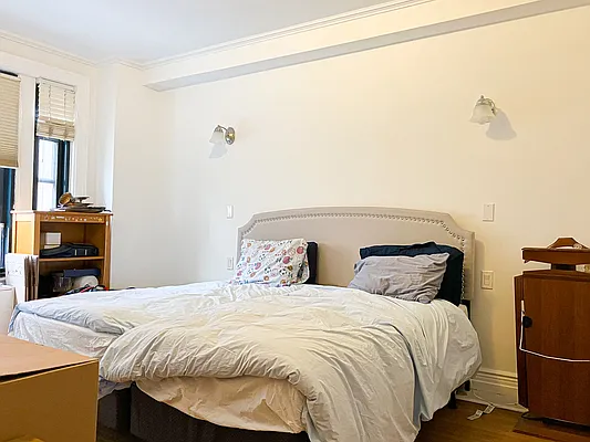 Rented by Sidewalk Realty LLC | media 9