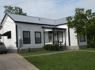 453 E Krezdorn St, Seguin, TX 78155