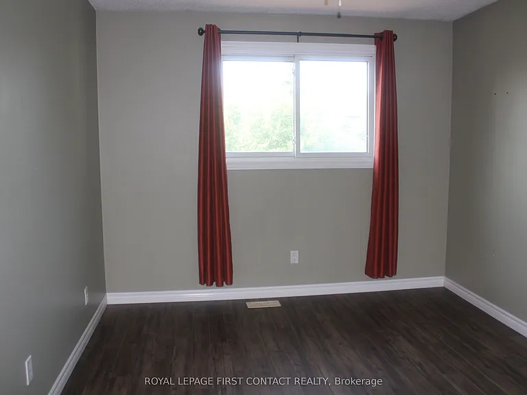 16 Rosenfeld Dr — Photo 19