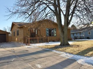 1523 Hillcrest Ave, Worthington, MN 56187