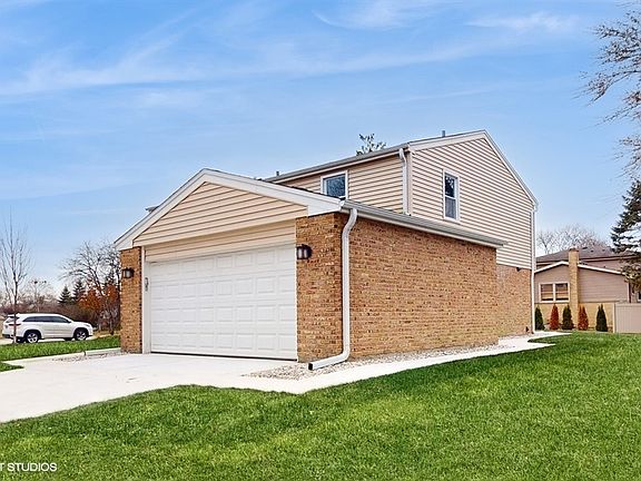 4th image of 1825 E Suffield Dr