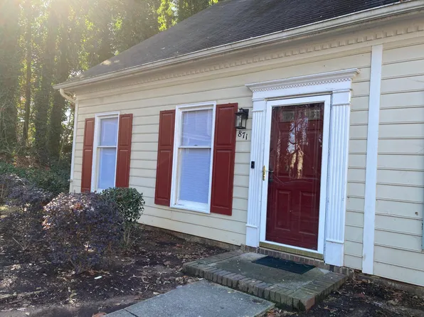871 Dalewood Dr, Raleigh, NC 27610