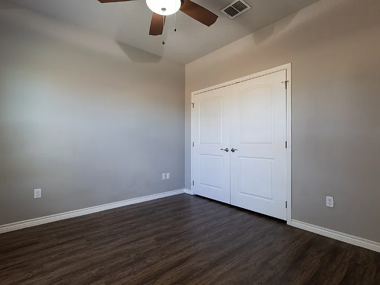 120 Navarro Xing — Photo 13
