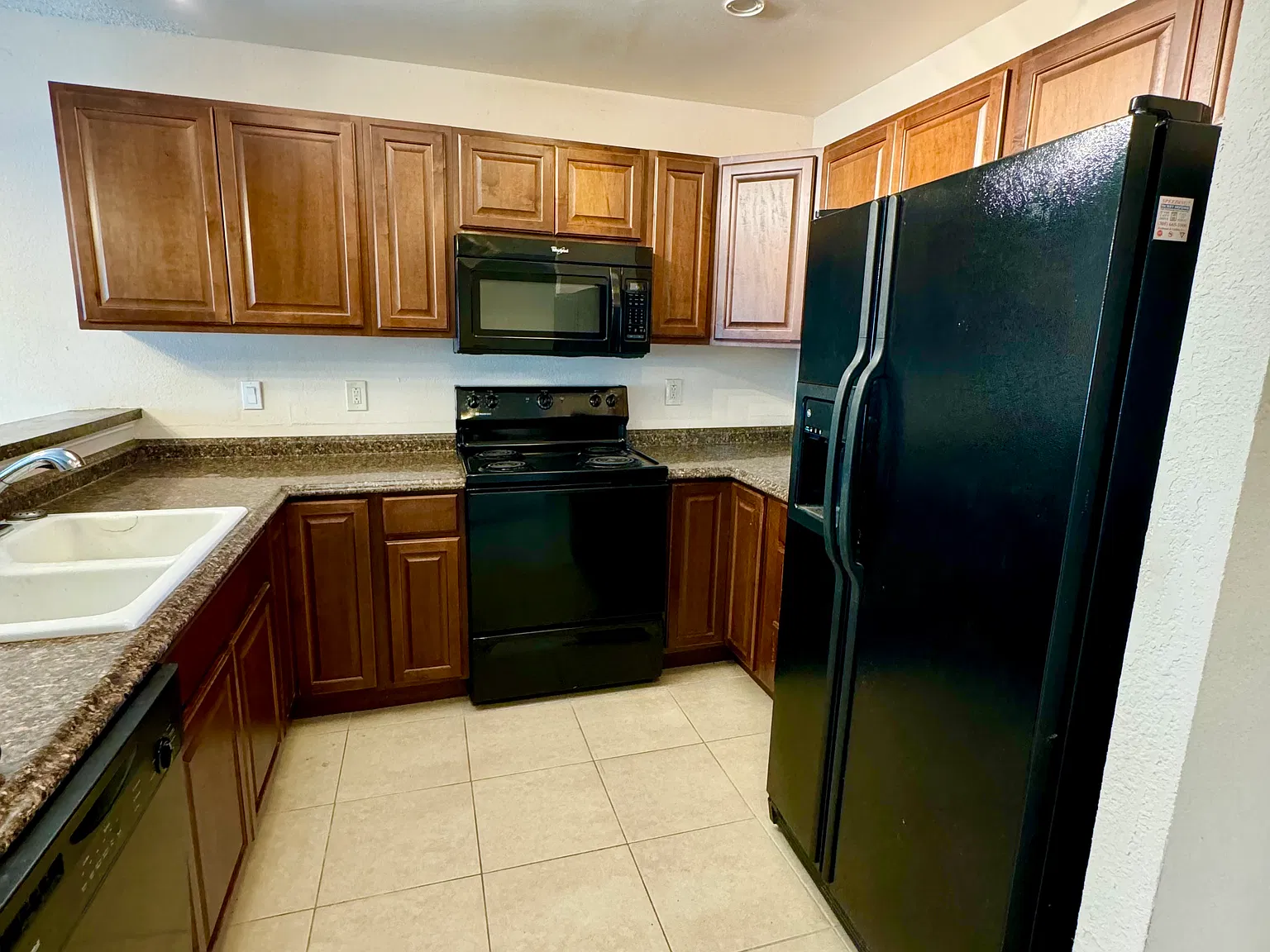 2 bed, 900 sqft, $1,800 — Photo 3