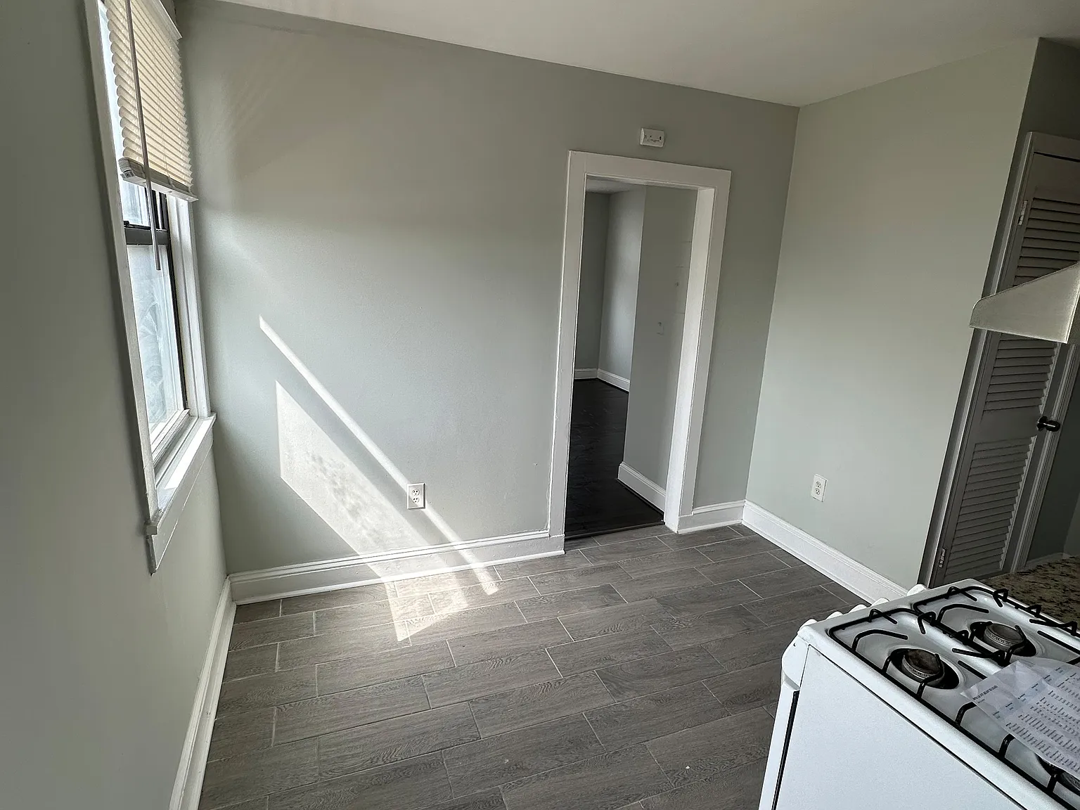 1 bed, 1.0 bath, $1,000 — Photo 3