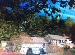 76 Francis Dr, Bethany, CT 06524