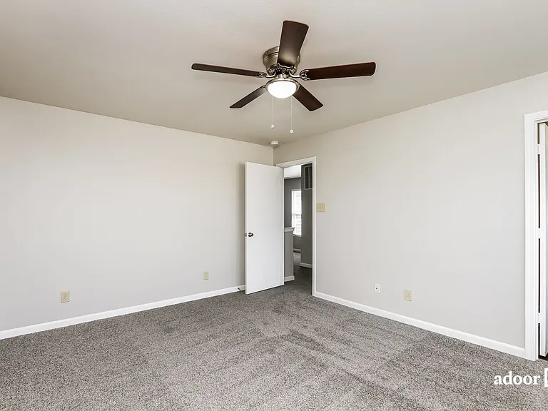 125 Valencia Ln — Photo 11