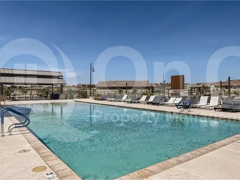 636 S Jacana Ln — Photo 2