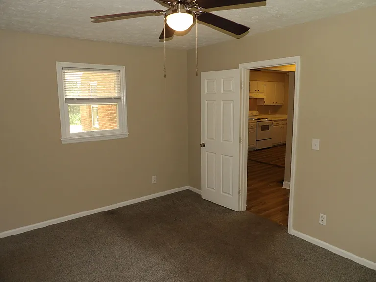 139 Lawrence St — Photo 23