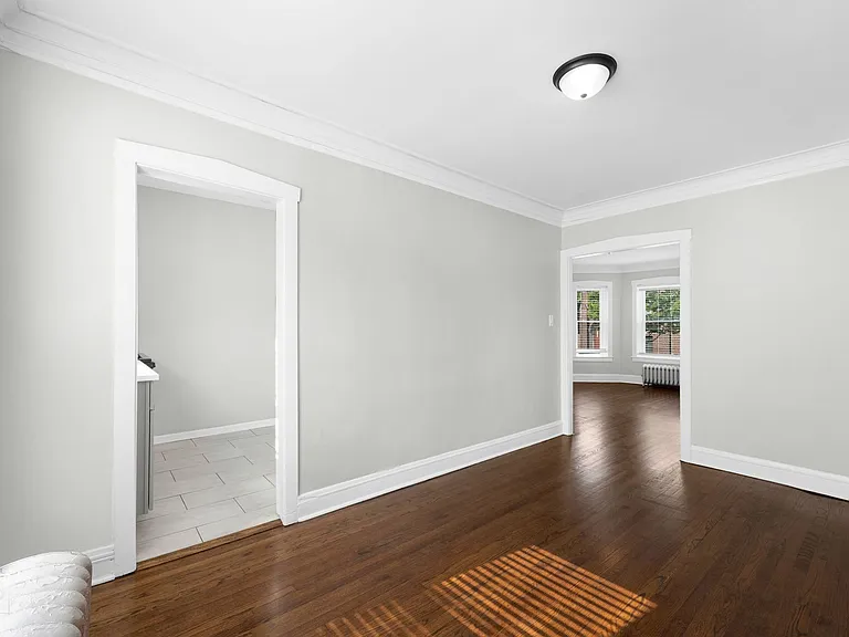 703 N Austin — Photo 8