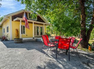 715 Three Pines Rd, Grants Pass, OR 97526