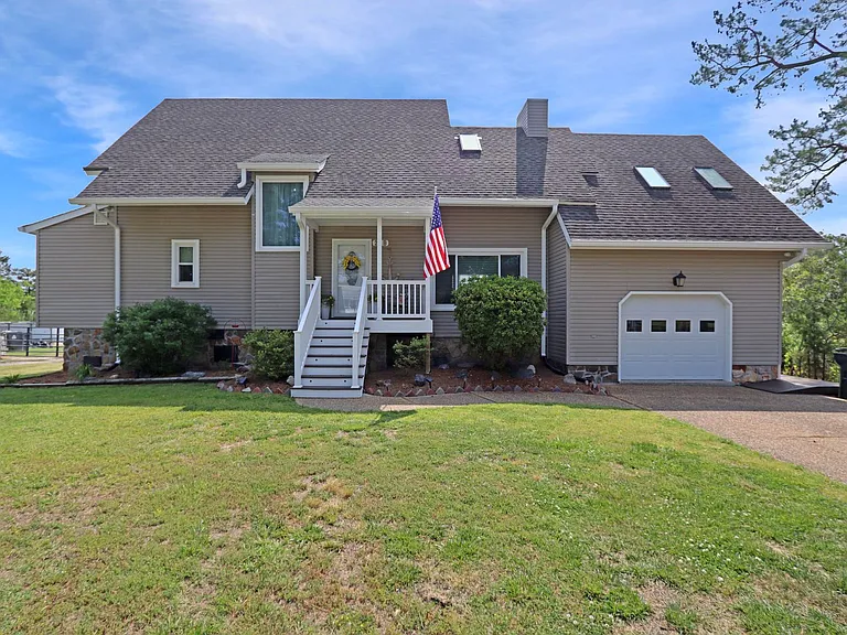 20B Freeman Dr — Photo 1