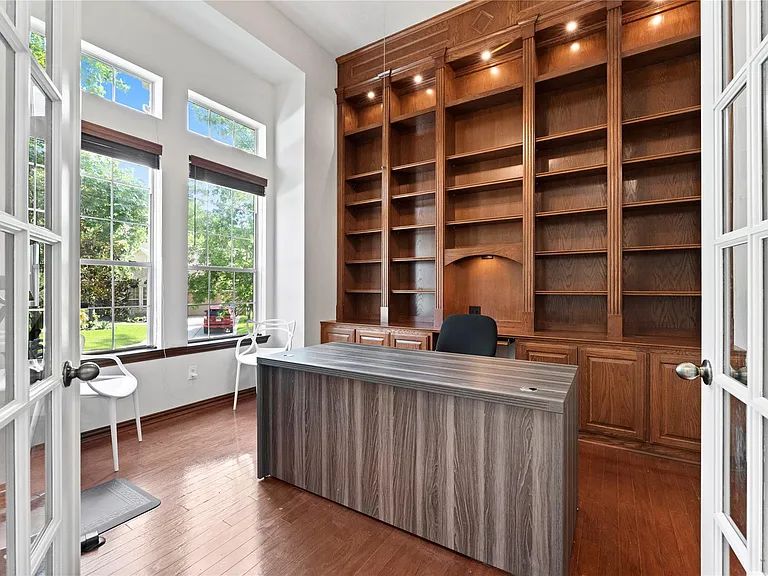 18 Degas Park Dr — Photo 4