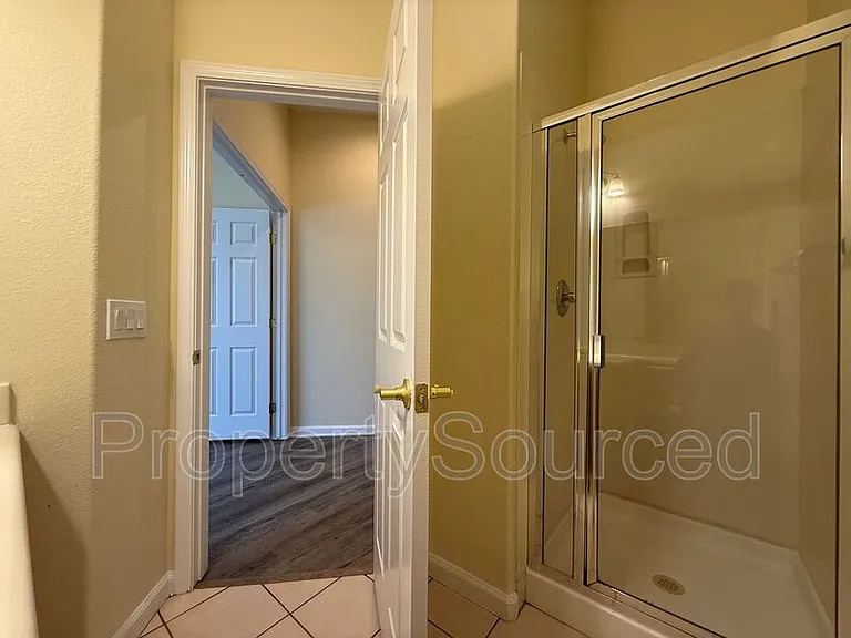 1633 Sparrowhawk St — Photo 32