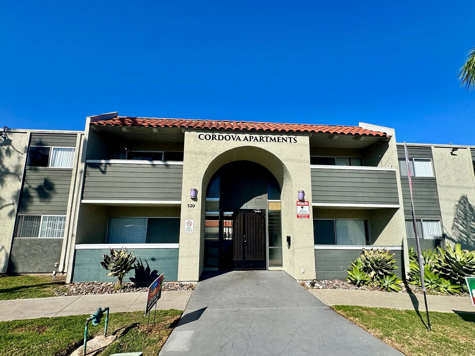 Cordova Apartments — Photo 1