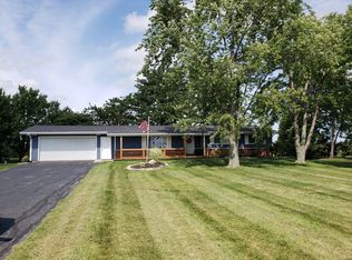 14338 Hannah Rd, Bowling Green, OH 43402