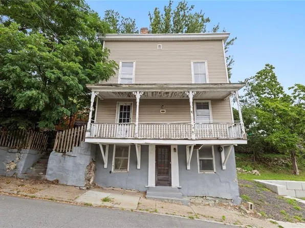 99 Cato St, Woonsocket, RI 02895