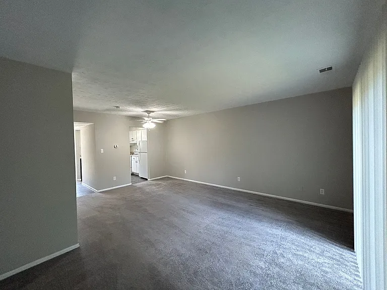 Fairview Court Apartments — Photo 41