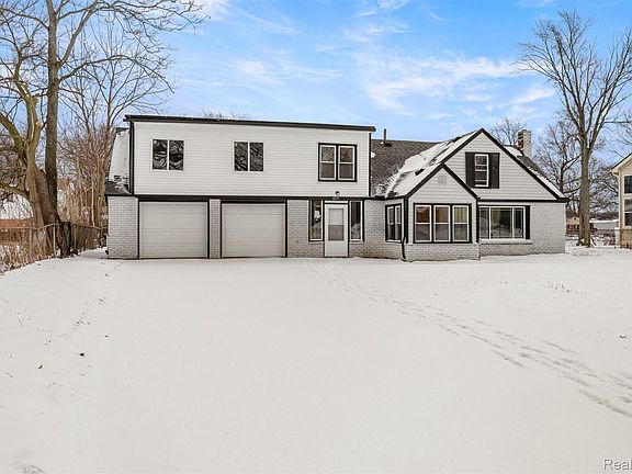 4th image of 6071 Dexter St