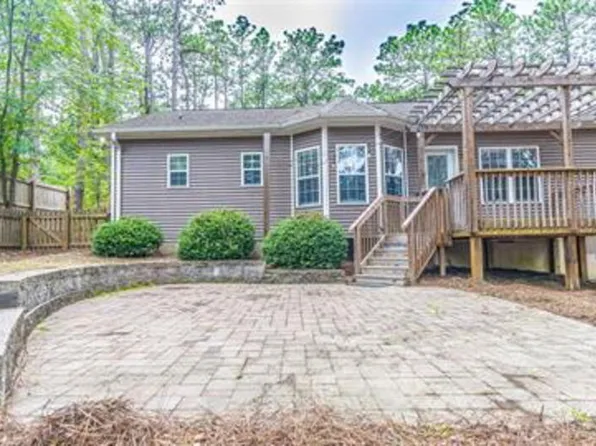465 Crestview Rd, Southern Pines, NC 28387