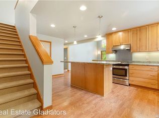 18022 25th Ave NE, Lake Forest Park, WA 98155