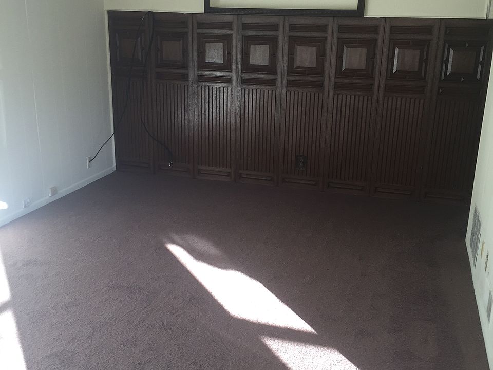 2nd image of 1025 Merton Ave