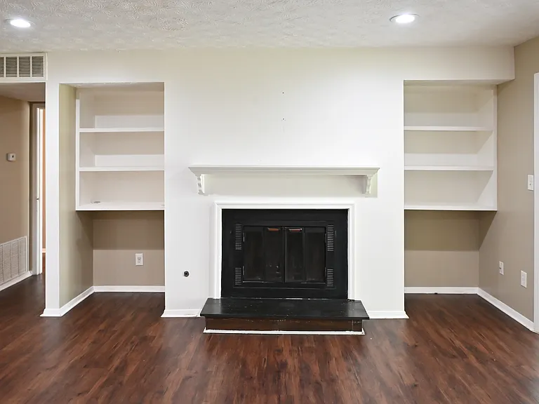 908 Park Ridge Cir — Photo 3