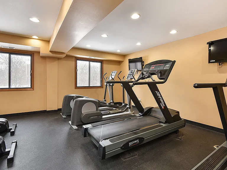 Westwind Apartments — Photo 30