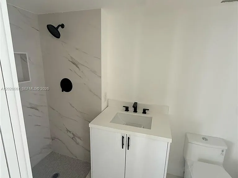 19101 NE 36th Ct #1005 — Photo 17