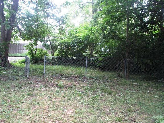 3rd image of 1820 Milford Ave