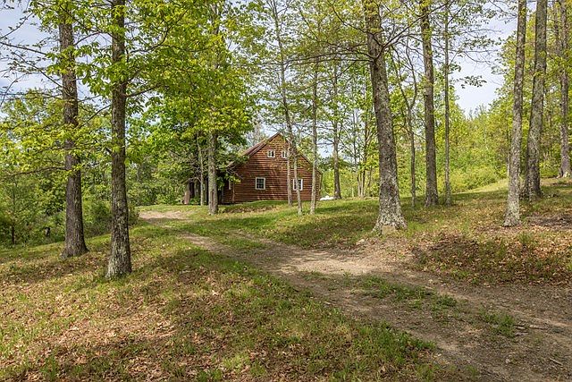 1st image of 271 Charlie Ln