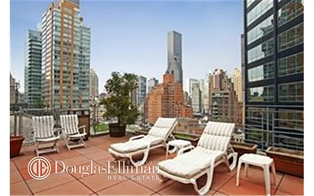 Rented by Douglas Elliman | media 19