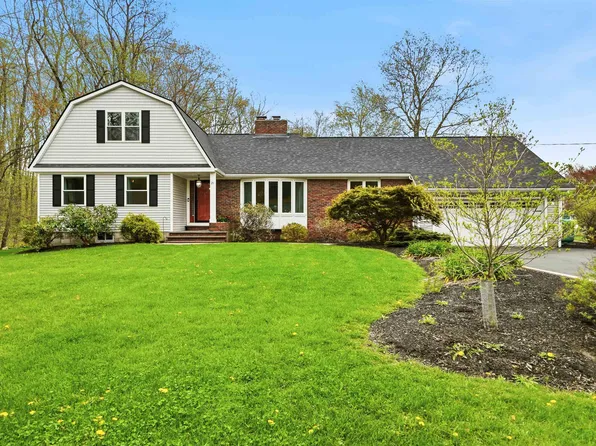 21 Christine Drive, Atkinson, NH 03811