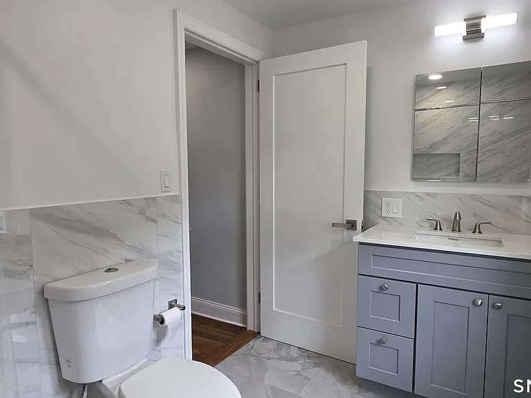 782 Center St — Photo 19