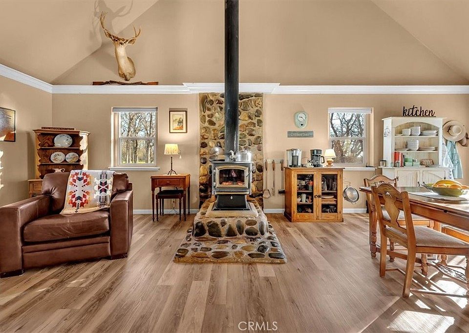 1st image of 18810 Phyllis Rd