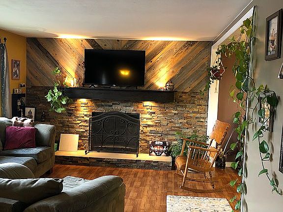 Living room lighted mantel
