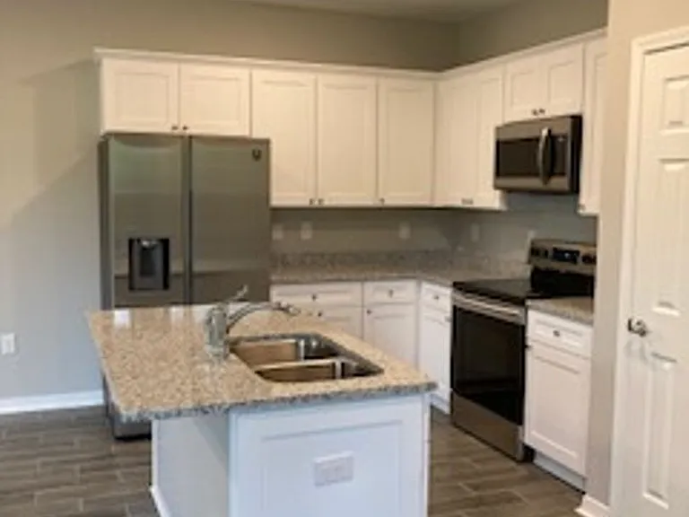 1827 Balboa Ave — Photo 11