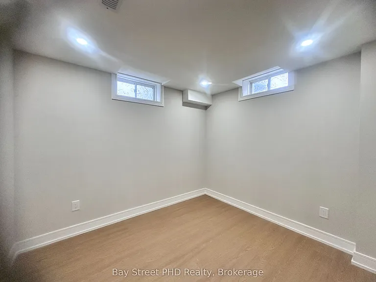 28 W Normandy Dr #1 — Photo 8