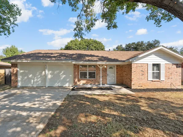 317 E Glendale St, Crowley, TX 76036